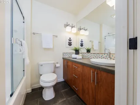 7940 SW 31st Avenue Portland OR 97219