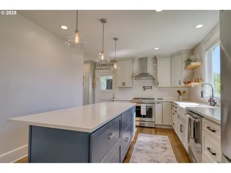 33249 SW Em Watts Road Scappoose OR 97056