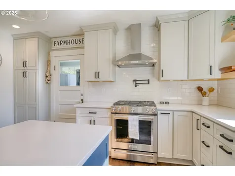 33249 SW Em Watts Road Scappoose OR 97056