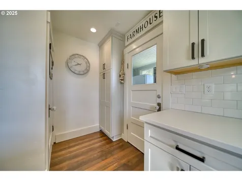 33249 SW Em Watts Road Scappoose OR 97056
