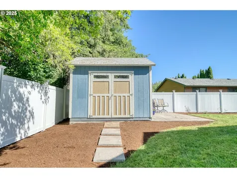33249 SW Em Watts Road Scappoose OR 97056