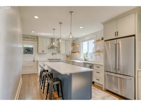 33249 SW Em Watts Road Scappoose OR 97056