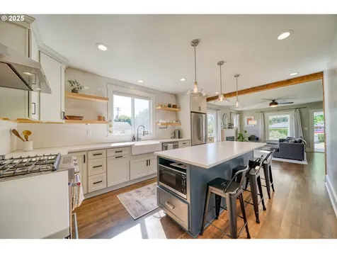 33249 SW Em Watts Road Scappoose OR 97056