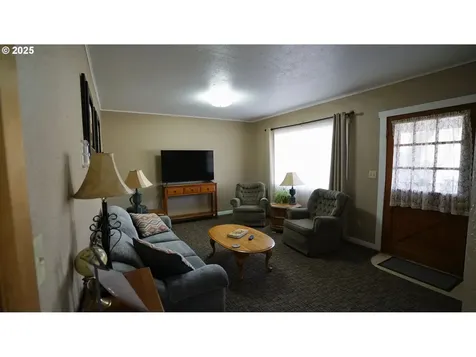145 E Franklin Avenue Dayville OR 97825