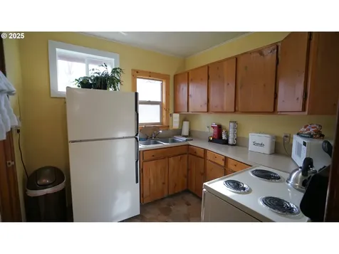 145 E Franklin Avenue Dayville OR 97825