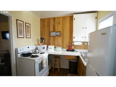 145 E Franklin Avenue Dayville OR 97825