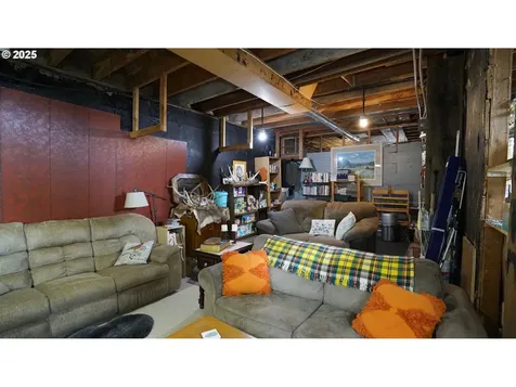 145 E Franklin Avenue Dayville OR 97825