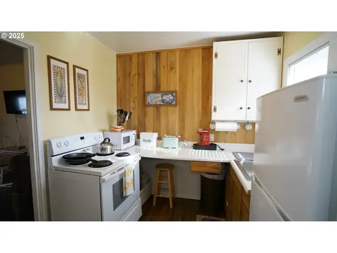 145 E Franklin Avenue Dayville OR 97825