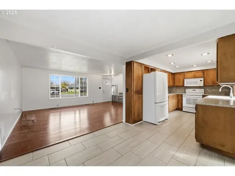 1365 Quaker Street Eugene OR 97402