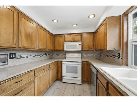 1365 Quaker Street Eugene OR 97402