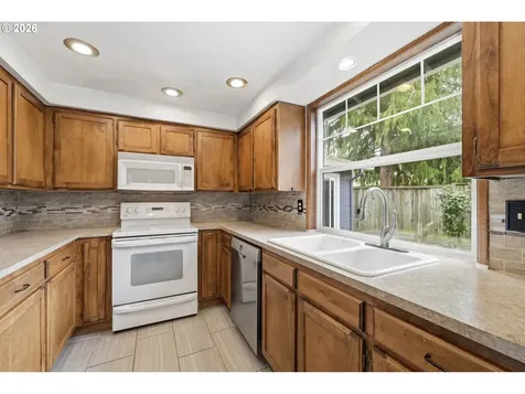 1365 Quaker Street Eugene OR 97402