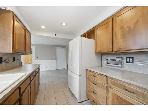 1365 Quaker Street Eugene OR 97402