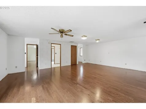 1365 Quaker Street Eugene OR 97402