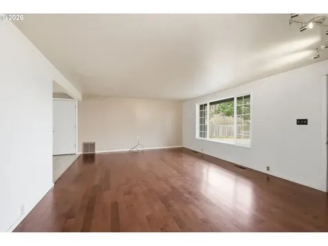1365 Quaker Street Eugene OR 97402