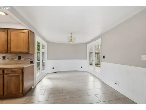 1365 Quaker Street Eugene OR 97402