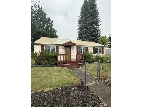 1285 Detroit Street Elgin OR 97827