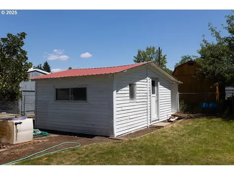 1285 Detroit Street Elgin OR 97827