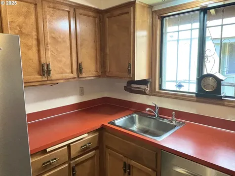 1323 City View Street Eugene OR 97402