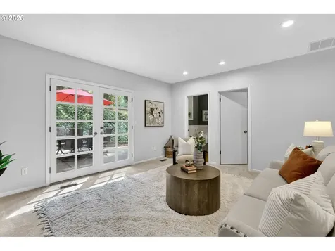 137 Del Prado Street Lake Oswego OR 97035