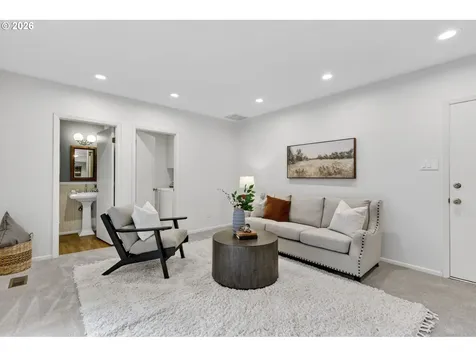137 Del Prado Street Lake Oswego OR 97035