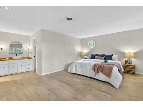 137 Del Prado Street Lake Oswego OR 97035