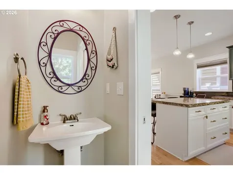 5117 SW Shattuck Road Portland OR 97221