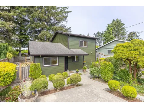 691 SE Jetty Avenue Lincoln City OR 97367