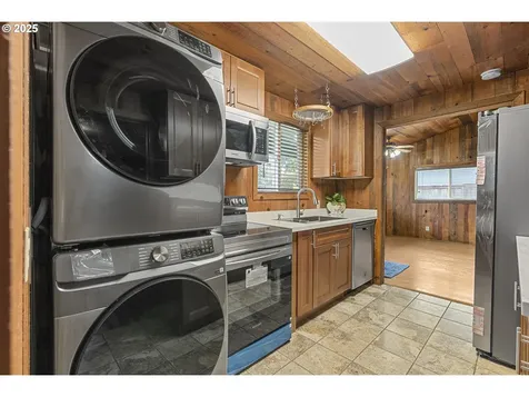691 SE Jetty Avenue Lincoln City OR 97367