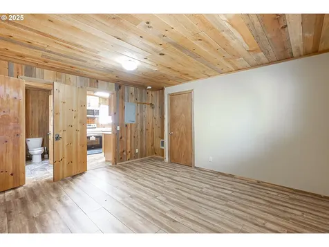 691 SE Jetty Avenue Lincoln City OR 97367
