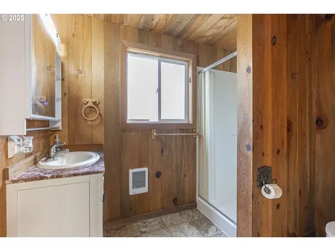 691 SE Jetty Avenue Lincoln City OR 97367