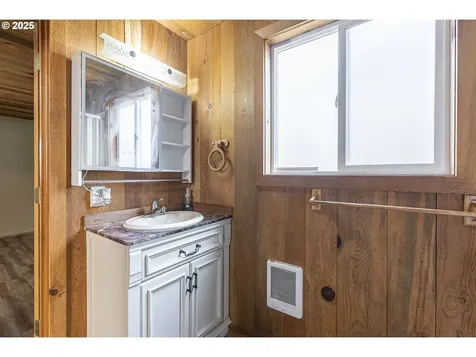 691 SE Jetty Avenue Lincoln City OR 97367