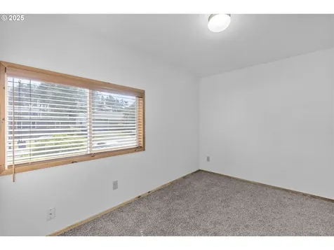 691 SE Jetty Avenue Lincoln City OR 97367
