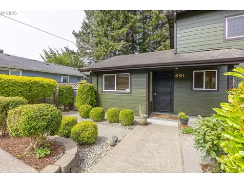 691 SE Jetty Avenue Lincoln City OR 97367