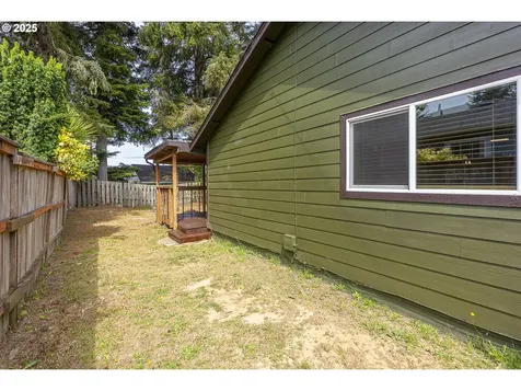 691 SE Jetty Avenue Lincoln City OR 97367