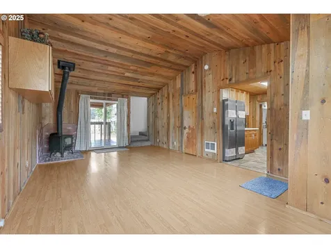 691 SE Jetty Avenue Lincoln City OR 97367