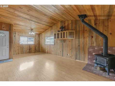 691 SE Jetty Avenue Lincoln City OR 97367