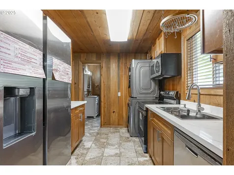 691 SE Jetty Avenue Lincoln City OR 97367