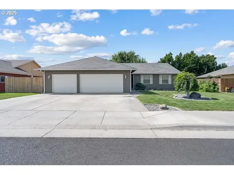 905 W Hartley Avenue Hermiston OR 97838