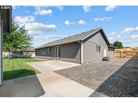 905 W Hartley Avenue Hermiston OR 97838