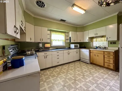 808 F Avenue La Grande OR 97850