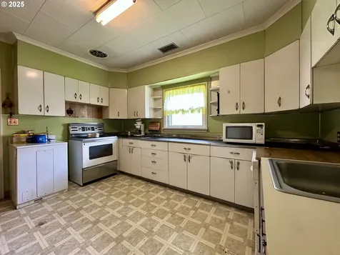 808 F Avenue La Grande OR 97850