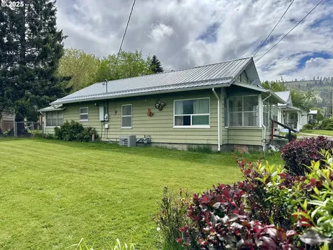 808 F Avenue La Grande OR 97850
