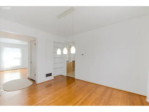 2327 SE 60th Avenue Portland OR 97215