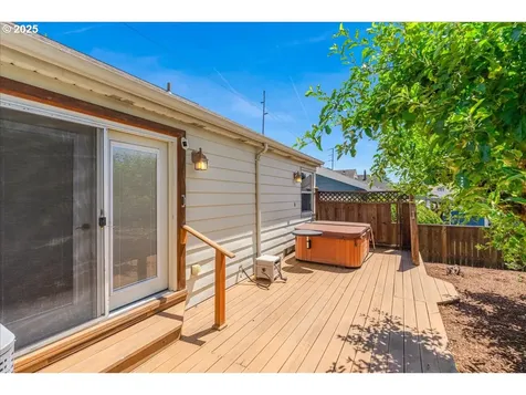 2327 SE 60th Avenue Portland OR 97215