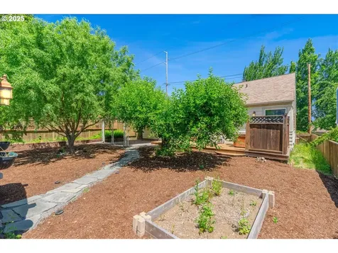 2327 SE 60th Avenue Portland OR 97215