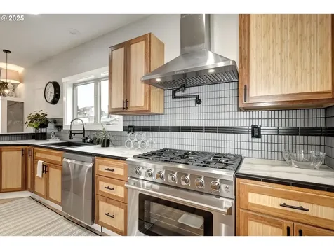 18989 NE Marine Drive Portland OR 97230