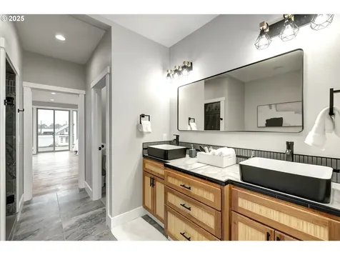 18989 NE Marine Drive Portland OR 97230