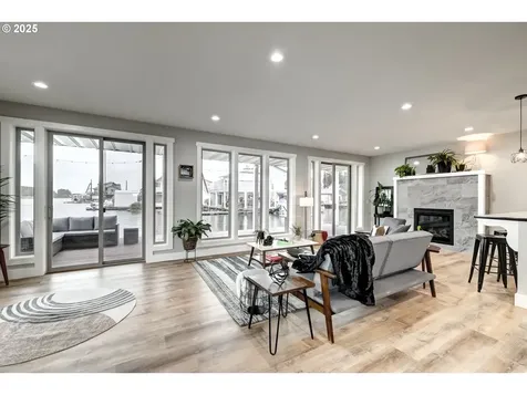18989 NE Marine Drive Portland OR 97230