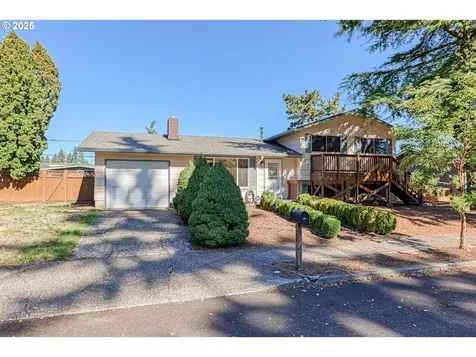 17909 NE Everett Court Portland OR 97230