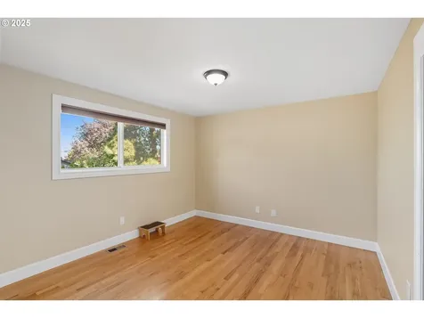17909 NE Everett Court Portland OR 97230